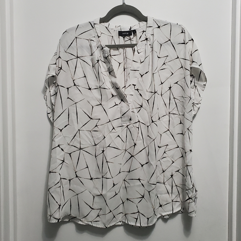 Women's geometric pattern blouse
